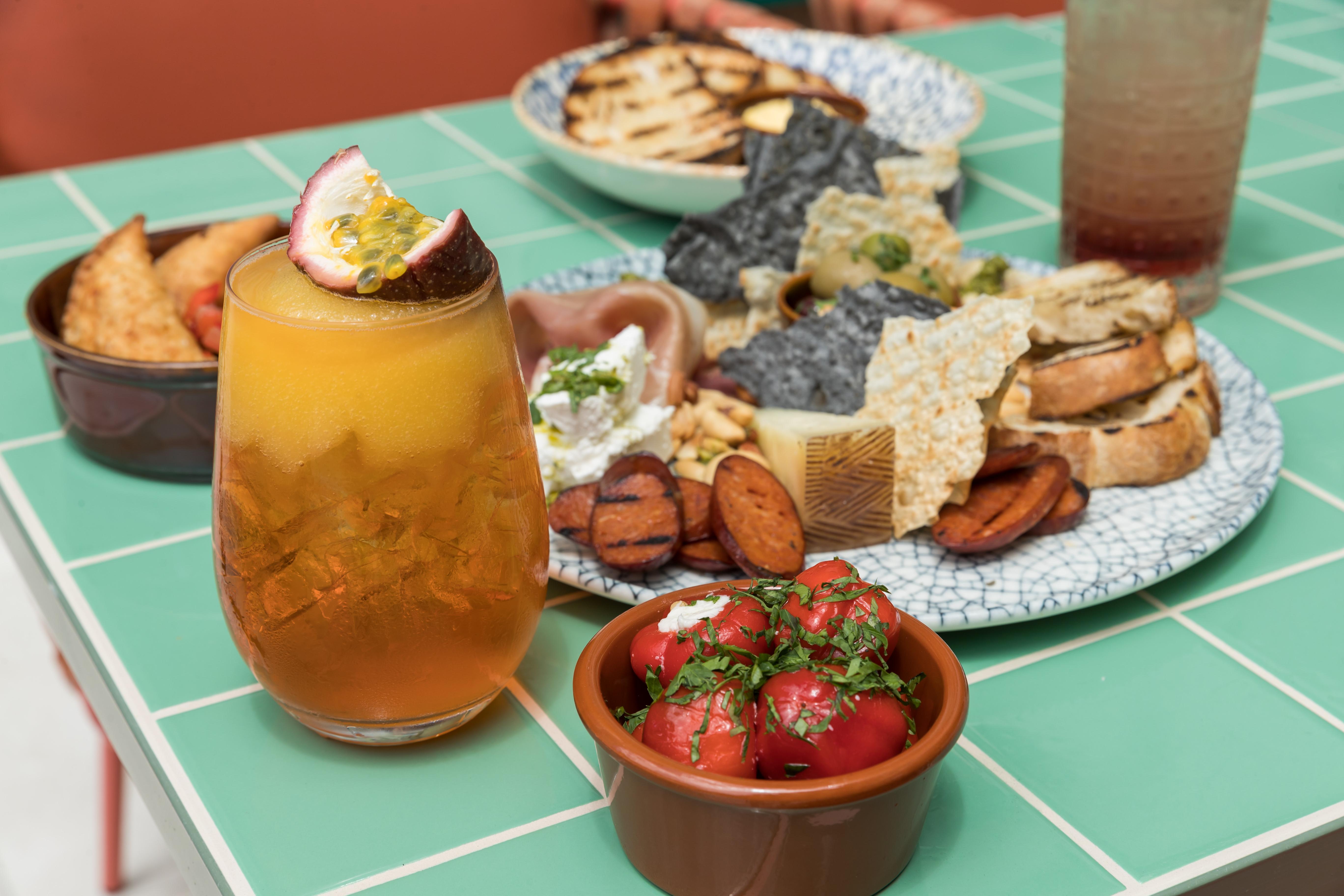מלון קאירנס Crystalbrook Bailey מראה חיצוני תמונה A selection of tapas