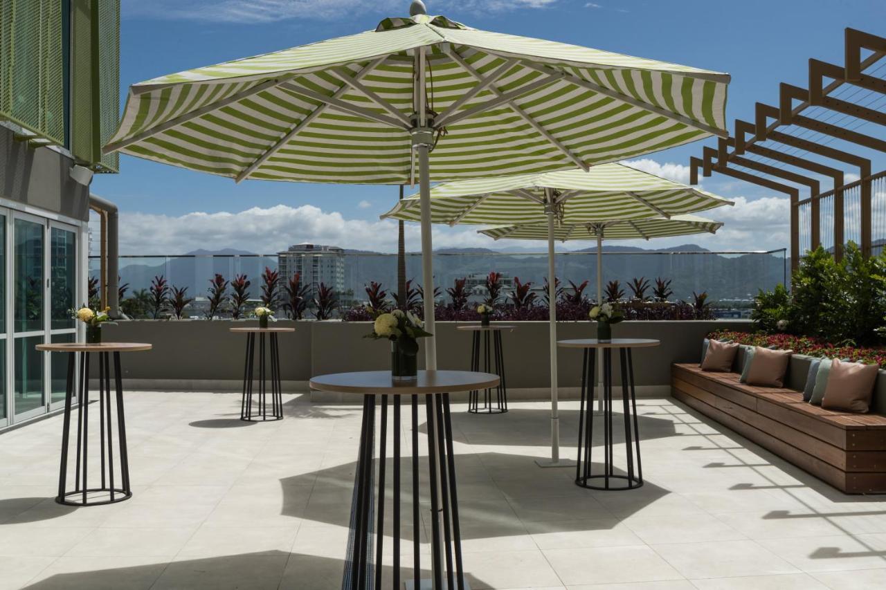 מלון קאירנס Crystalbrook Bailey מראה חיצוני תמונה The rooftop terrace at the hotel